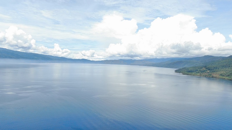 Matano Lake - 590 meter